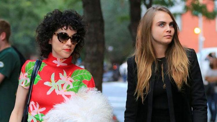 Cara Delevingne sevgilisine evlenme teklif etti