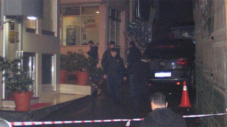 Fatihte kahvehaneye silahlı saldırı: 1 yaralı