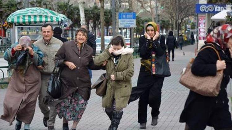 Lodosta yürümekte zorluk çektiler