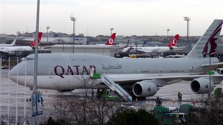 THY uçağı Katar Emirinin uçağının kuyruğuna sürttü