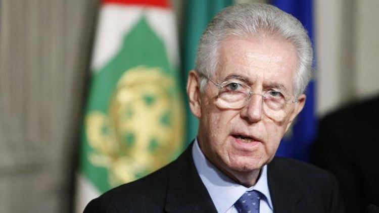 Eski Başbakan Monti hastanedeki görüntüsü çok konuşuldu