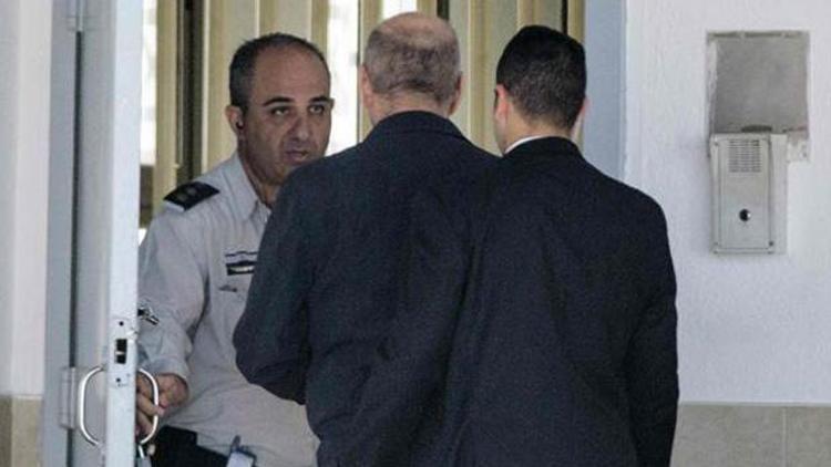 İsrail eski Başbakanı Olmert cezaevinde