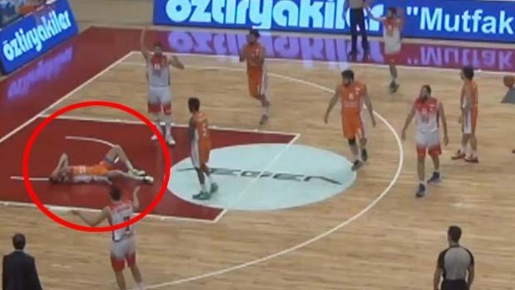 Bir insan bunu nasıl yapar Bulgar basketbolcu Ivanovdan inanılmaz hareket