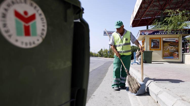 Yatırım bütçesi maaşa gidecek