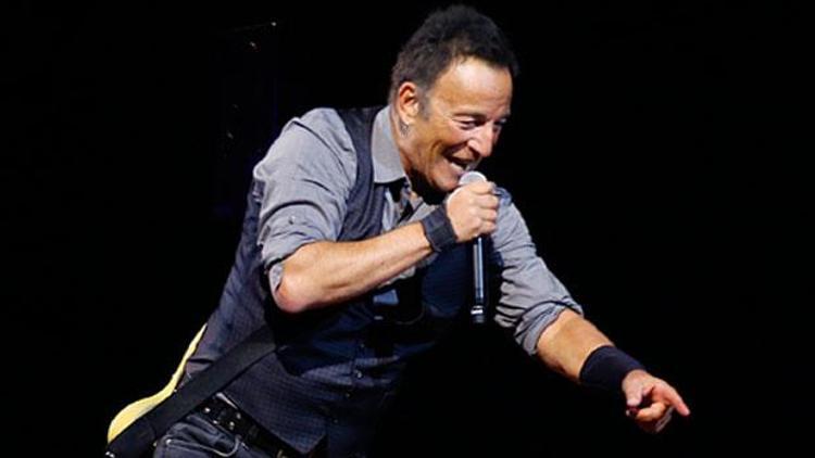 Bruce Springsteen Real Madridi kurtardı, Barçayı üzdü