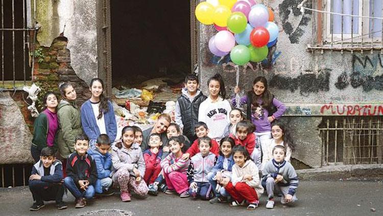 Gülben Ergen, “Kalbimi Koydum” köşesi için yazdı: Tarlabaşının muhteşem çocukları