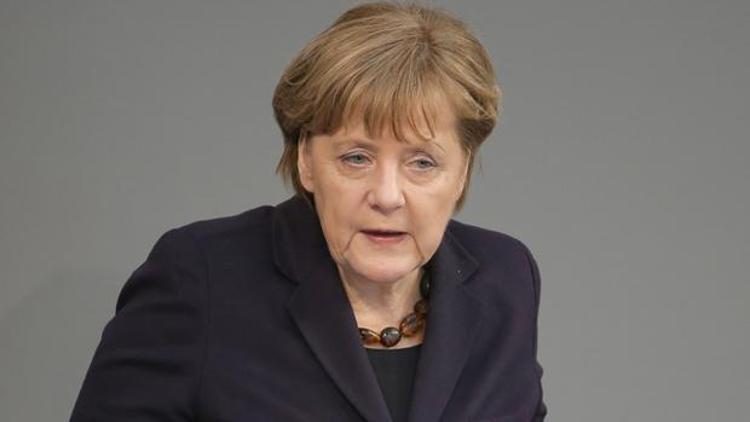 Almanya Başbakanı Angela Merkel: AB gülünç duruma düşüyor