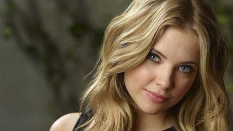 Ashley Benson gösterişli evini satışa çıkardı