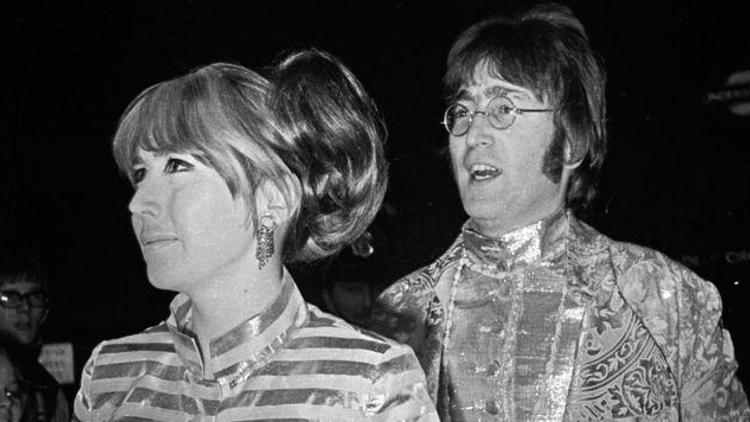 John Lennonun bir tutam saçı 35 bin dolara satıldı