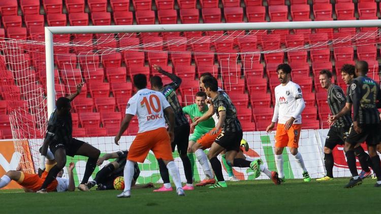 Akhisar Belediyespor 0-0 Medipol Başakşehir