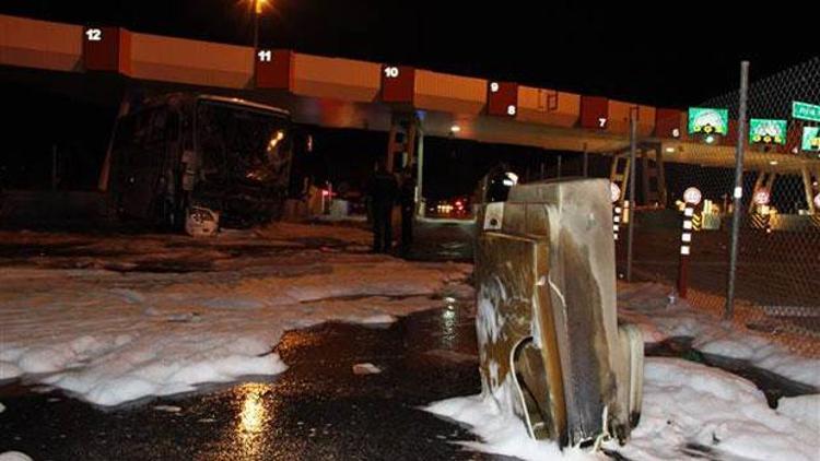 Aynı gişeye girmeye çalışan otobüsler çarpıştı: 1 ölü, 25 yaralı