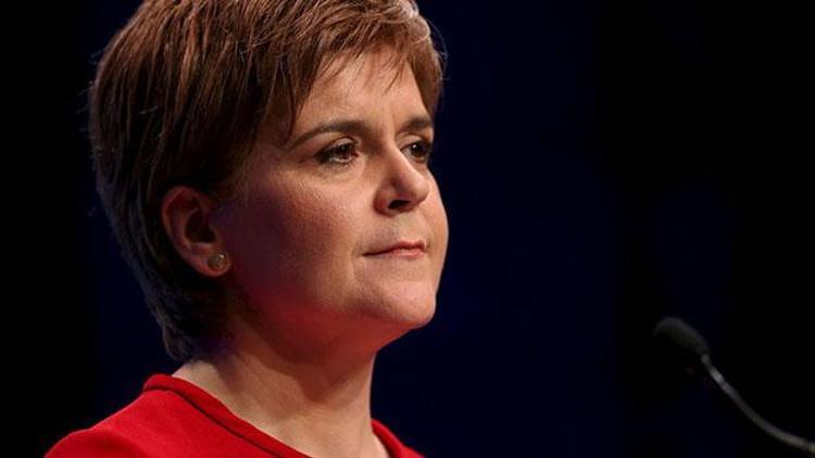 İskoçya Başbakanı Nicola Sturgeon: İngiltere AB’den çıkarsa bağımsızlık referandumu yaparız