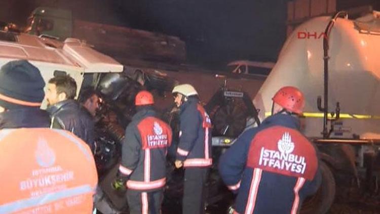 Beton tankeri devrildi, E5 karayolunda trafik yoğunluğu oluştu