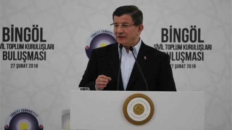 Başbakan Ahmet Davutoğlu: Silahları bırakacağız diyerek sizleri ve bizleri aldattılar