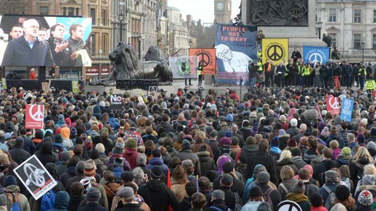 Londra Nükleere hayır demek için yürüdü