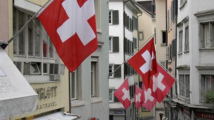 İsviçreliler aşırı sağ partinin teklifini geri çevirdi