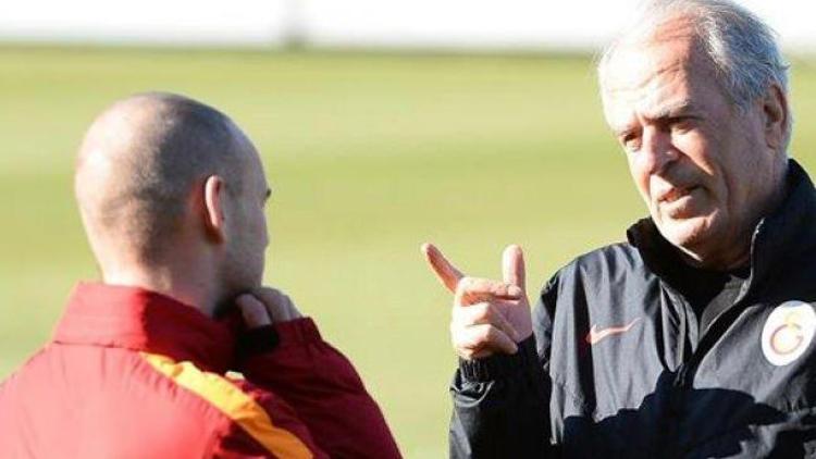 Mehmet Demirkol: Sneijder, Denizlinin antrenman metodlarıyla dalga geçiyor