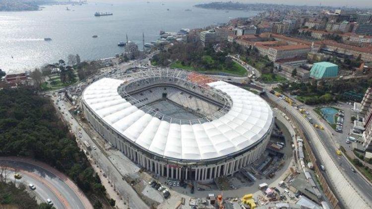 Vodafone Arenanın çimleri için kritik karar