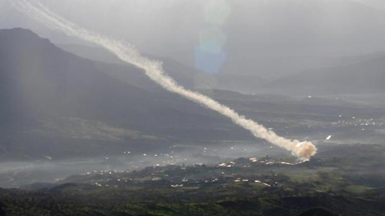 Derecik’te obüsler Balkaya Dağları’nda PKK hedeflerini vurdu