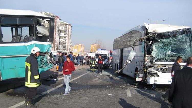 Kayseride 2 otobüs çarpıştı; 1 ölü, 30 yaralı
