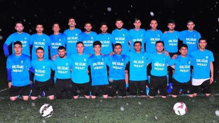 Mezarlıkspor sahaya iniyor