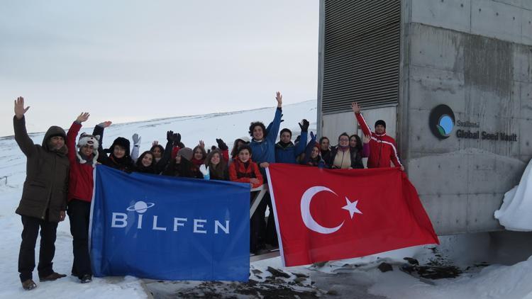 Lise öğrencileri kuzey ışıklarının peşinde