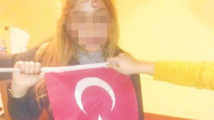 ‘Evde bayraklı işkence’ sosyal medyayı karıştırdı