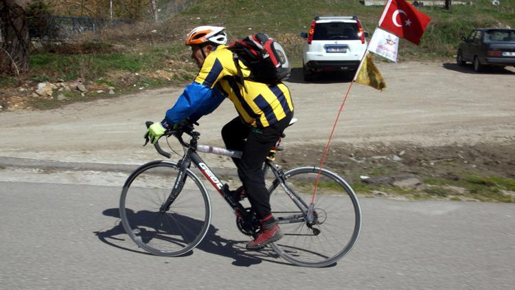 71’lik Yılmaz şehitler için pedal çeviriyor