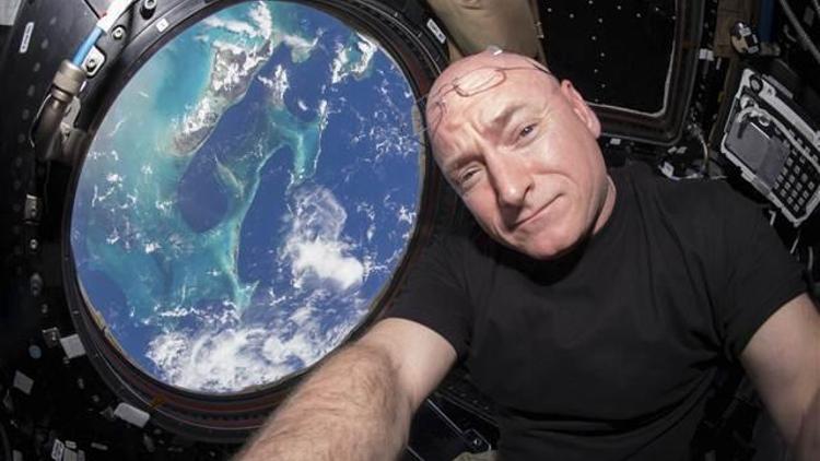 Uzayda en uzun süre kalan astronot Scott Kelly emekli olacak