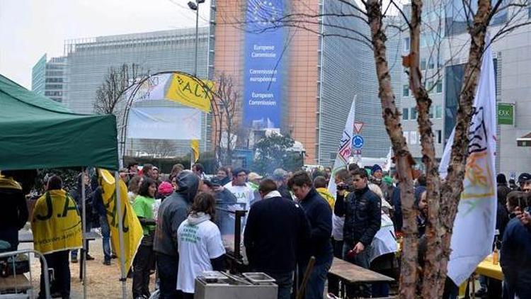 Belçikalı çiftçilerden protesto