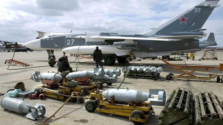 Rus uçakları Suriyeden ayrılmaya başladı