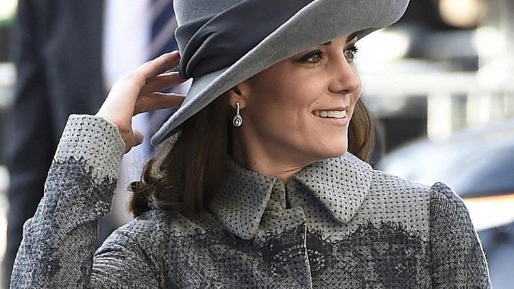 Kate Middleton, Türk tasarımcı Erdem Moralıoğlundan giyiniyor