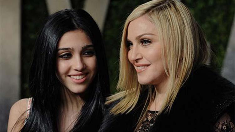 Madonnanın kızı Lourdes modelliğe adım attı