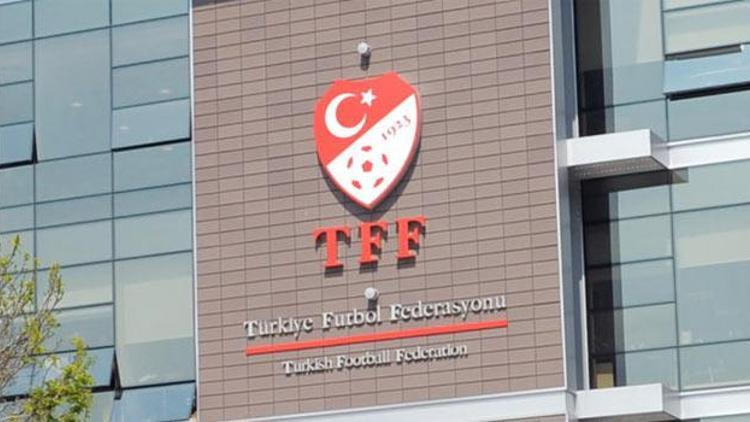 TFF: Kendini bilmez taraftarlar...