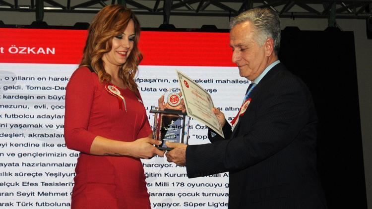 Mehmet Özkan’a TÜRFAD ödülü