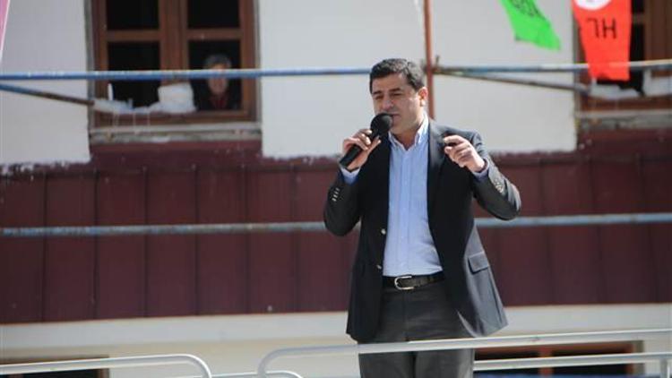 HDP Eş Genel Başkanı Demirtaş: Taksim’deki saldırıyı kınıyorum