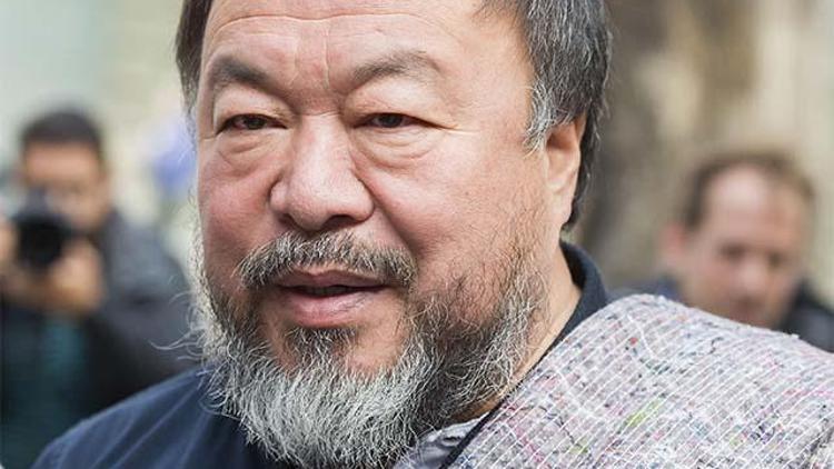 Ai Weiwei İstiklal Caddesini ziyarete geldi