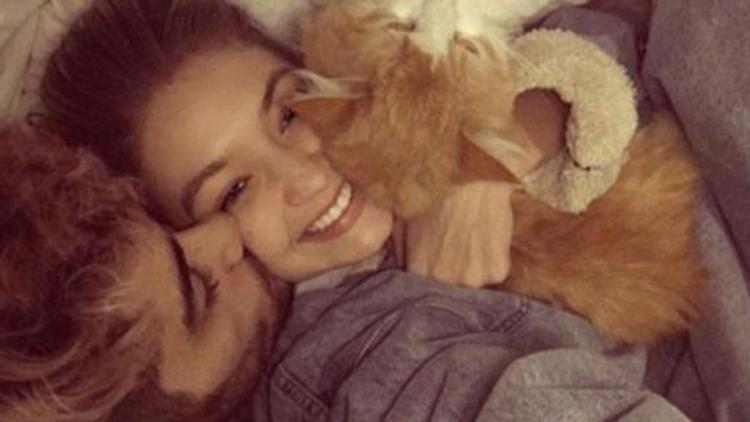 Gigi ve Zayn aşkı yatak pozuyla tescillendi