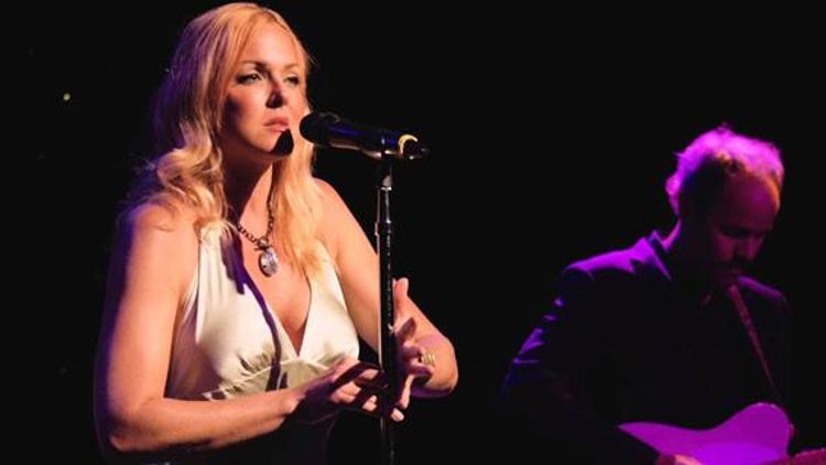 Storm Large Türkiye’de ilk konserini verdi