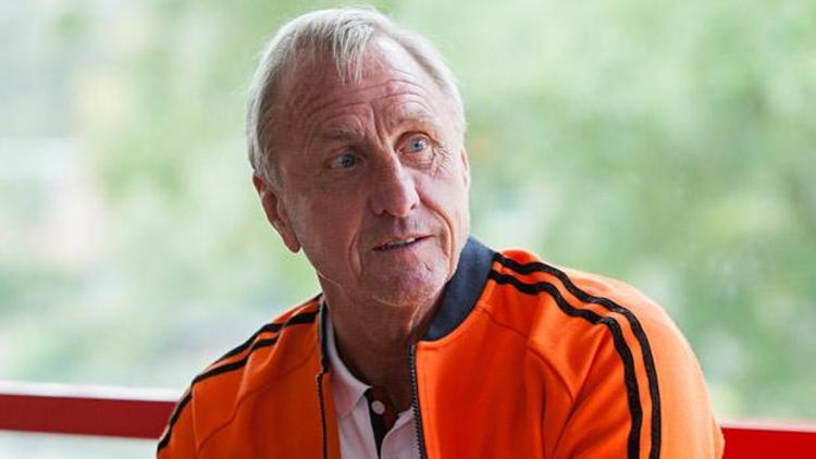 Futbolun tanınmış isimlerinden Johan Cruyff tweetleri