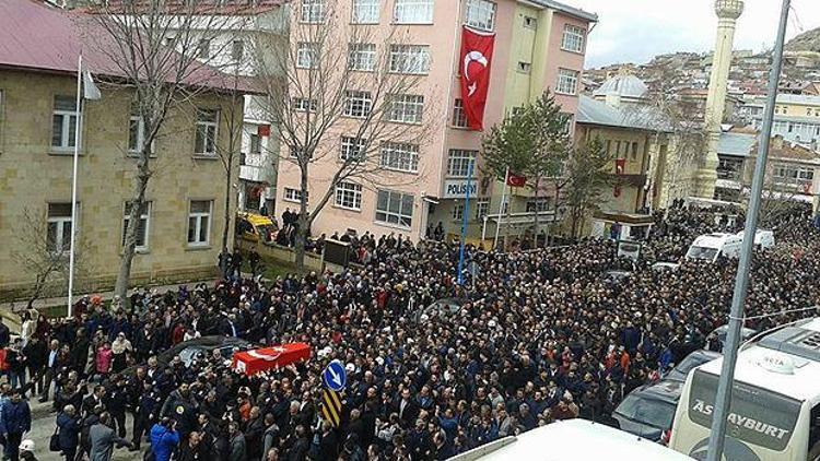 Bayburtlu şehit Astsubay Türkoğlu doğum gününde toprağa verildi