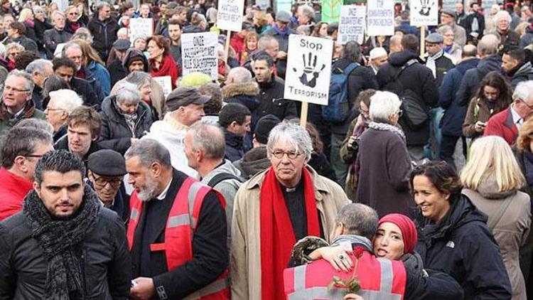 Amsterdamda anma töreni