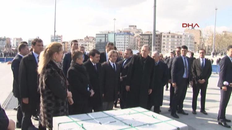 Cumhurbaşkanı Erdoğan Taksim Meydanını gezdi