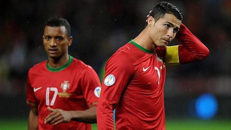 Ronaldo şaşırttı, Nani saç baş yoldurdu!