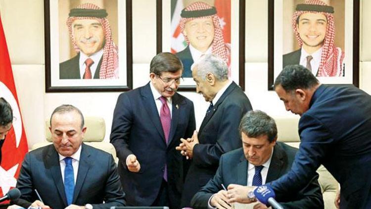 Başbakan Davutoğlu: DAEŞ, PKK, YPG bölgeye saldırıyor