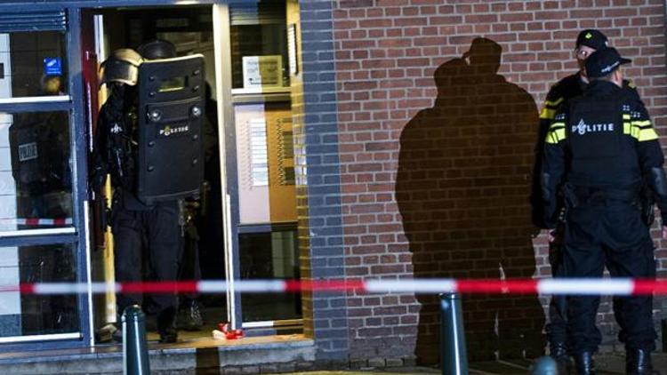 Hollandada terör alarmı