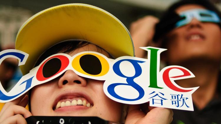 Googleın ömrü Çinde iki saat sürdü