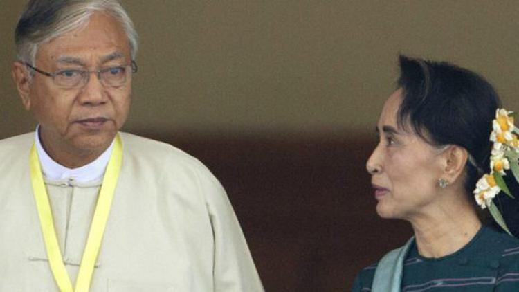 Myanmarda yeni devlet başkanı Htin Kyaw