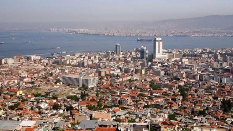 İzmir zirveye koşuyor