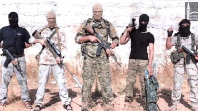 Üzerinde canlı bomba yeleği fotoğrafı olan 2 IŞİDli yakalandı